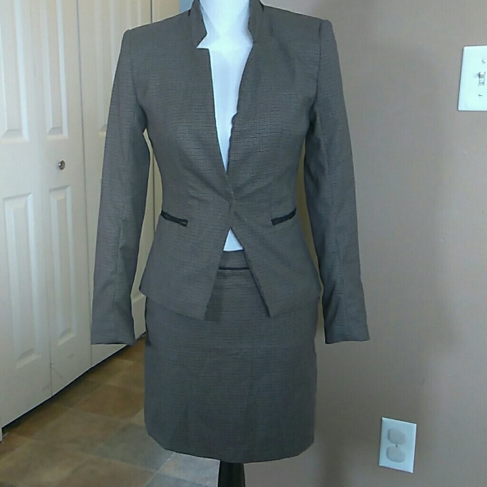 H&M Plaid Two Piece Suit - Size 6